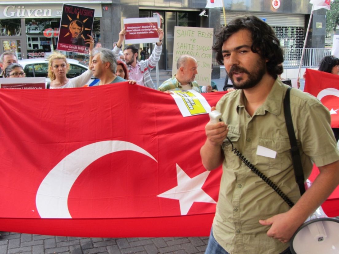 Ergenekondemo1