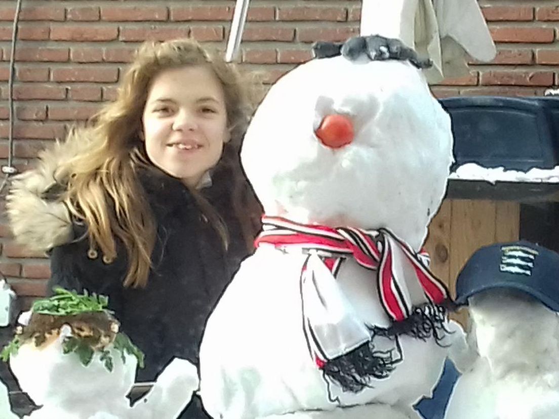 Jackie vd Wijngaart: "Mijn dochter heeft een sneeuwpopfamilie gemaakt."