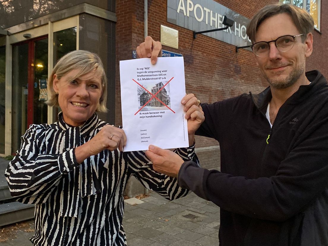 Bewoners Mathenesserlaan protesteren tegen verbouwing van voormalige apotheek