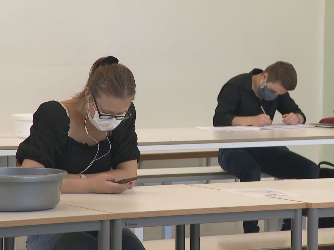 De reacties onder leerlingen op deze maatregel zijn wisselend