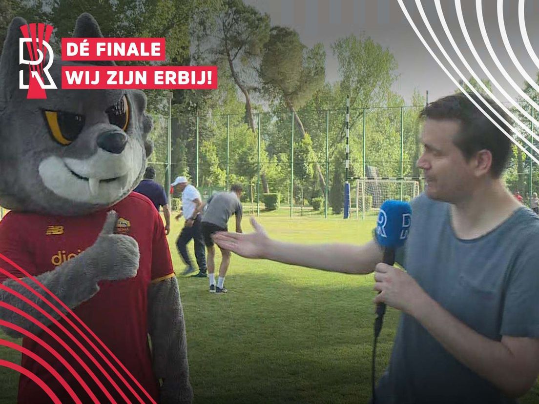 Voetbal leidt ook tot verbroedering, Romolo de Wolf en Rijnmond-verslaggever Dennis van Eersel kunnen het voorlopig goed met elkaar vinden