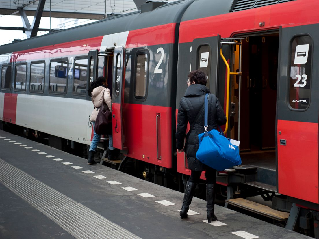 ns trein fyra station Rotterdam Fotografie Roald Sekeris