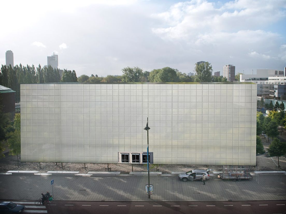 RTV Rijnmond maakte een impressie van de grootte van het gebouw