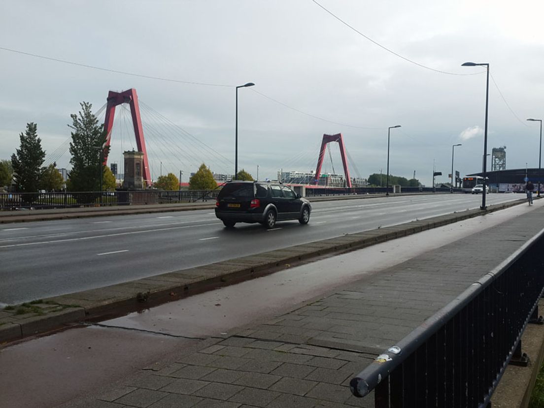 Verlengde Willemsbrug wordt André van der Louw brug