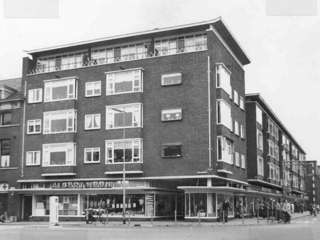 Het filiaal aan de Oranjestraat in Schiedam in 1952