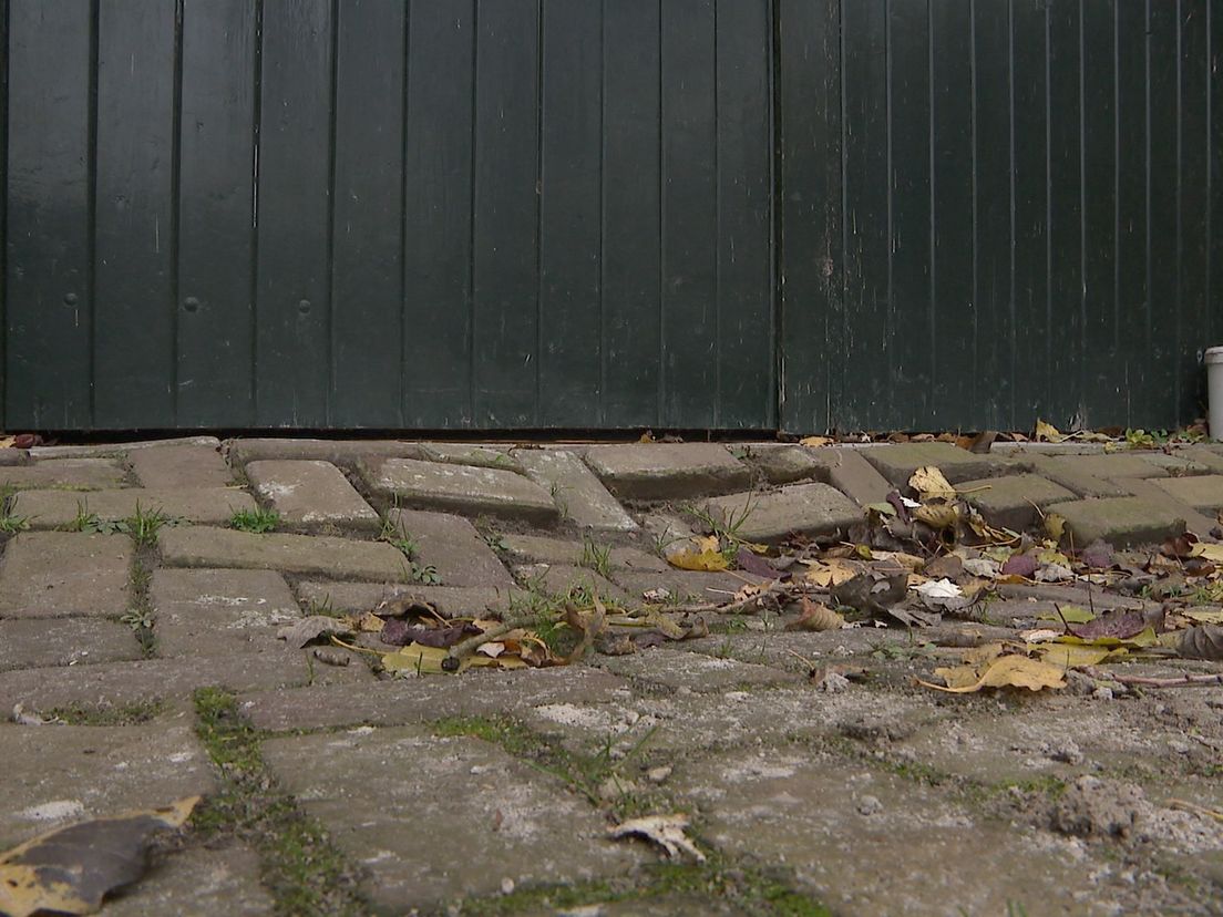 De gevolgen van de bodemdaling zijn duidelijk zichtbaar