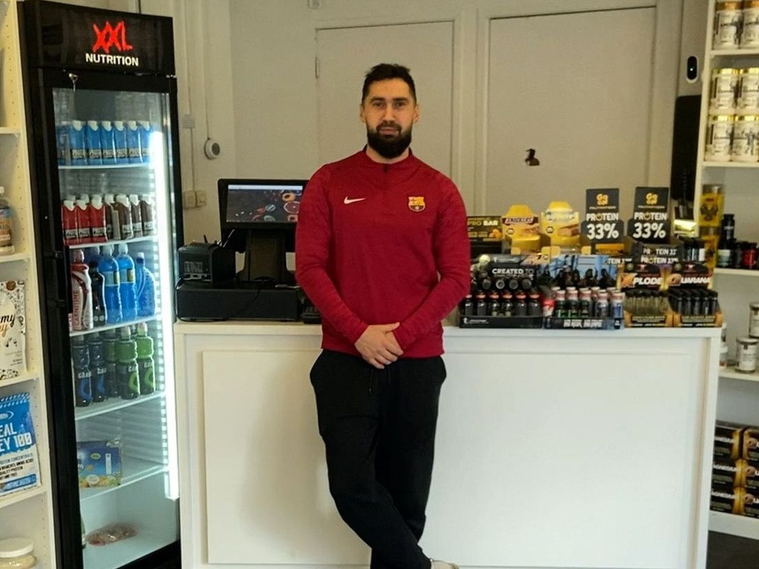Emrah denkt nog vaak terug aan de avondklokrellen. | Foto: