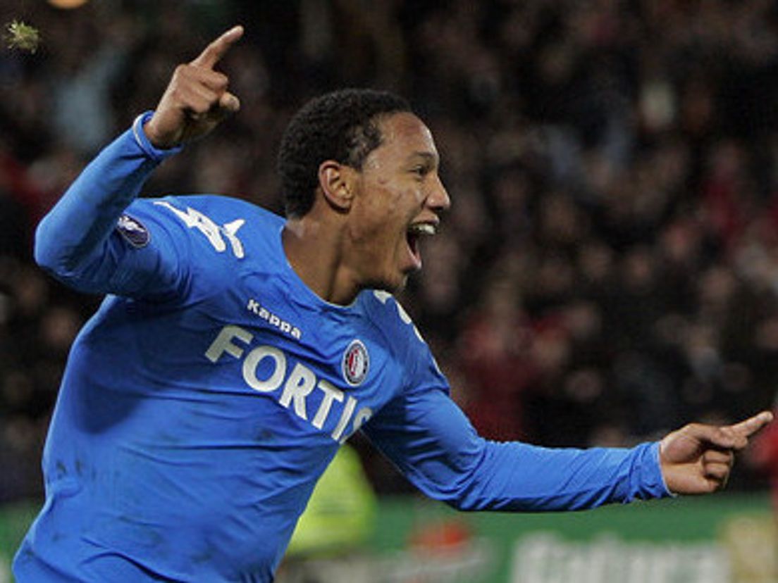 Jonathan De Guzman.cropresize-1.cropresize-1.jpg