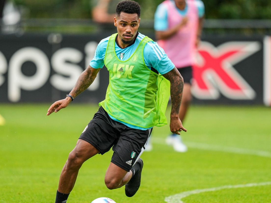 Danilo tijdens zijn eerste training bij Feyenoord