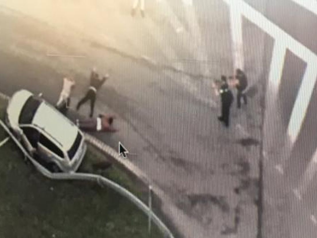 De auto crashte bij Hoevenen