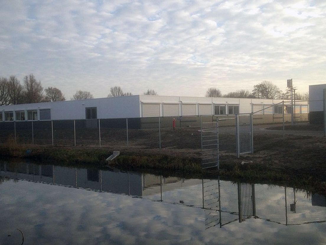 Het azc in de Beverwaard staat nog grotendeels leeg