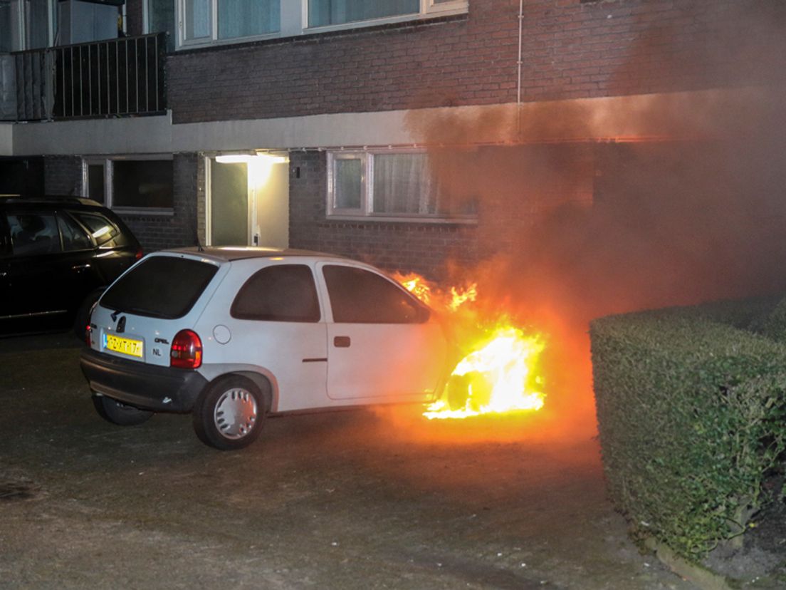 Op 20 maart brandde een auto uit in Vlaardingen