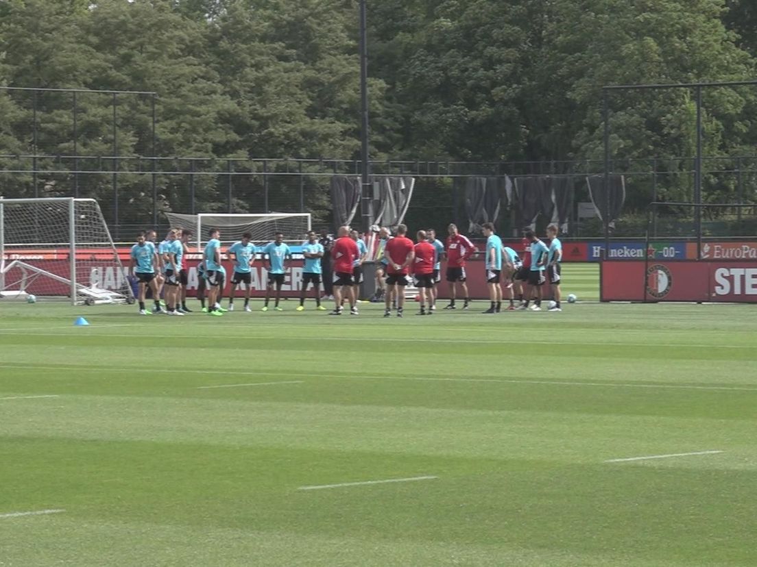 Feyenoord trainde dinsdagochtend richting het duel met Vitesse.