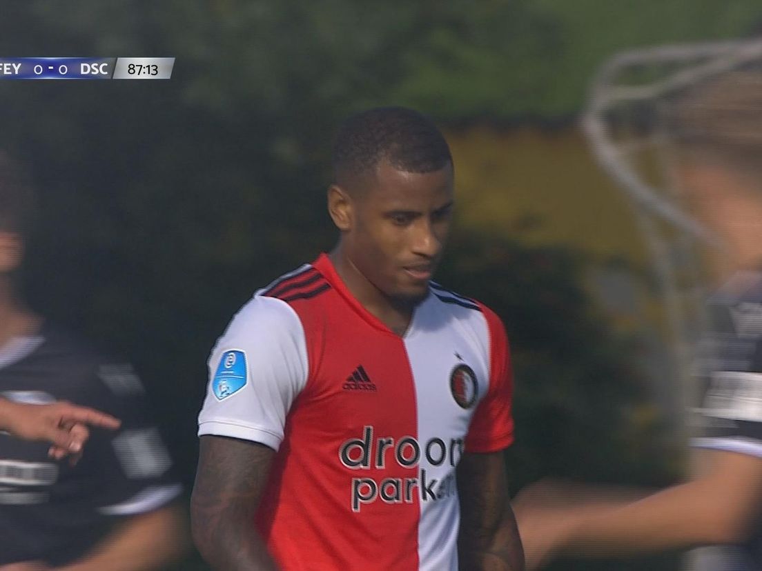 Luciano Narsingh kreeg in de tweede helft meerdere mogelijkheden om Feyenoord aan de zege te helpen.