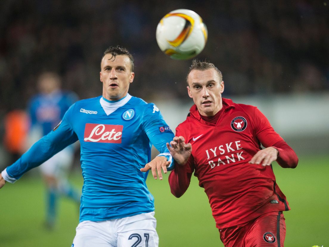 Martin Pusic (rechts) in actie voor Midtjylland