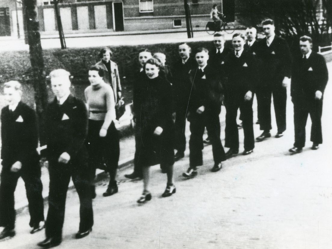 Wandelvereniging Flardinga 1935, rechtsachter Ary Kop