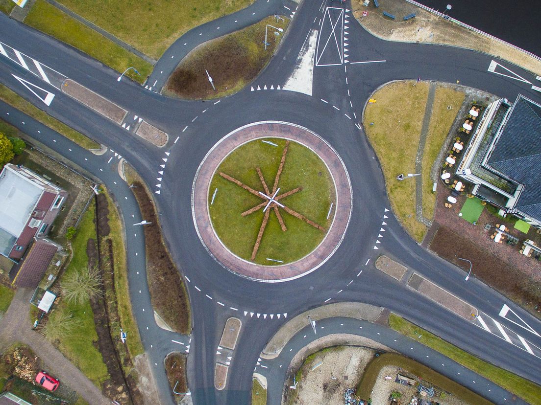 Een rotonde moet je gebruiken als uithangbord (Rechten: RTV Drenthe / Fred van Os)