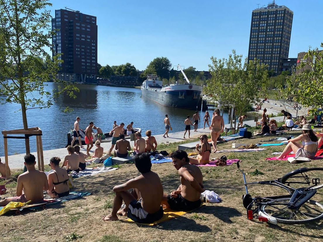 Het nieuwe parkje bij de Coolhaven wordt druk bezocht