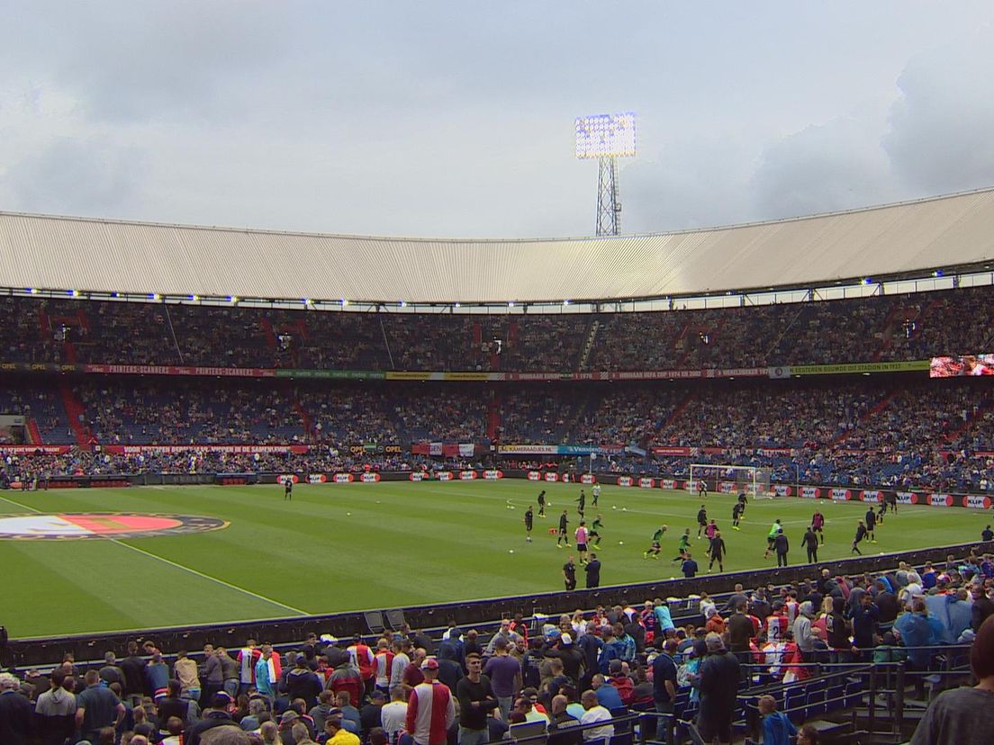 Feyenoord voor de aftrap van het thuisduel met Roda JC (5-0)