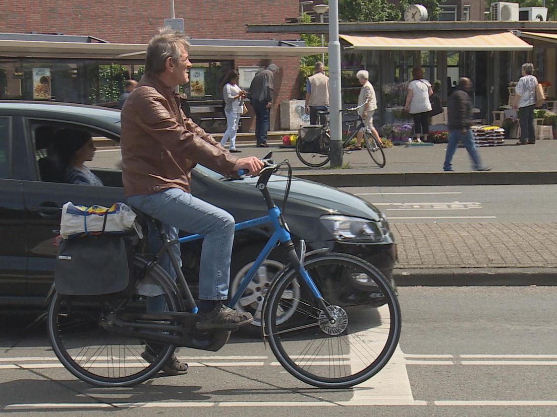 Fietser op de Groene Hilledijk