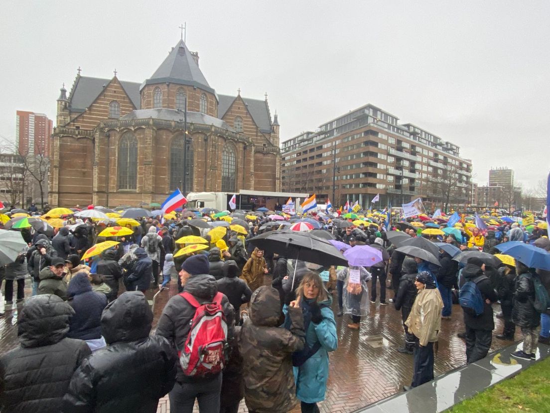 LIVEBLOG Terugkijken: Demonstratie In Rotterdam Tegen Coronabeleid ...