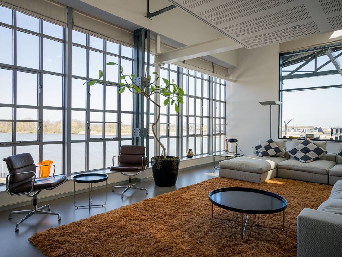 huis te koop: Penthouse van miljoen - Rijnmond