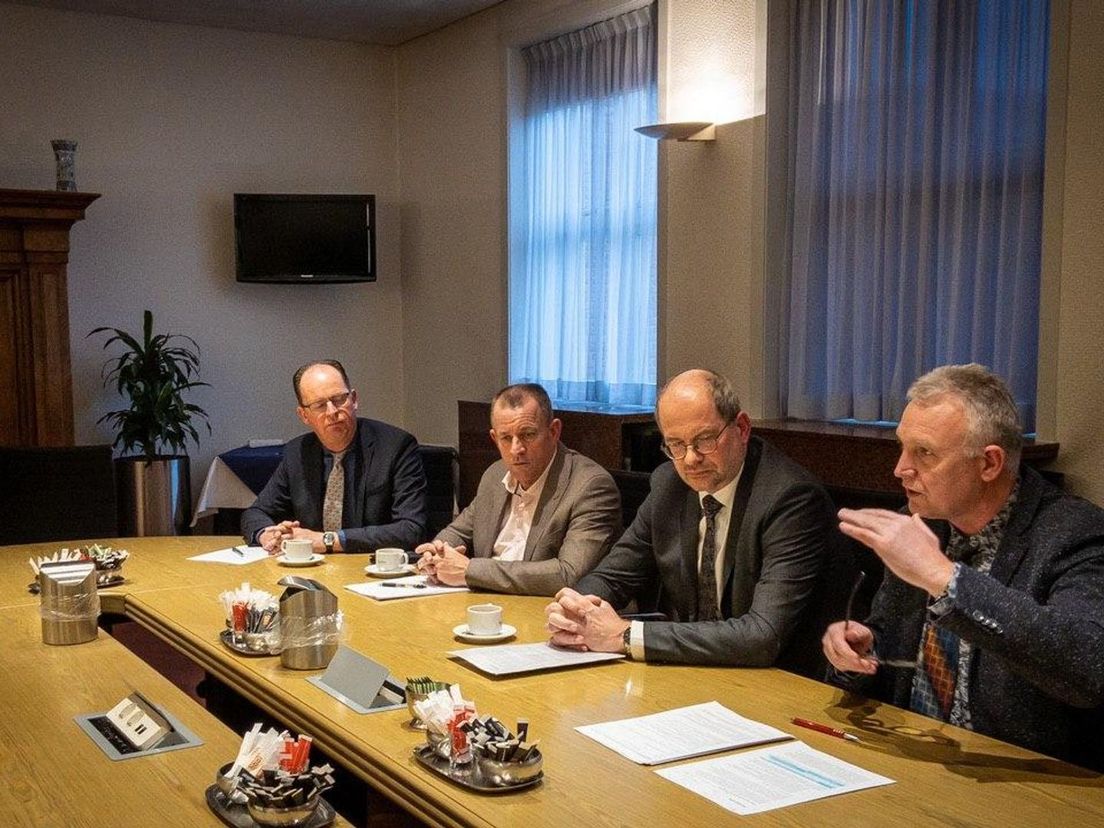 De persconferentie over de bezuinigingen in Hoogeveen