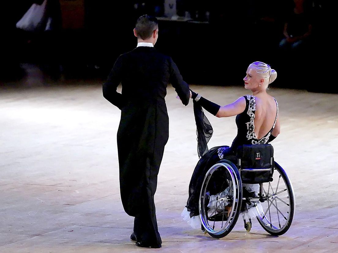 Het dansende rolstoelechtpaar Alex en Jacqueline Glijn