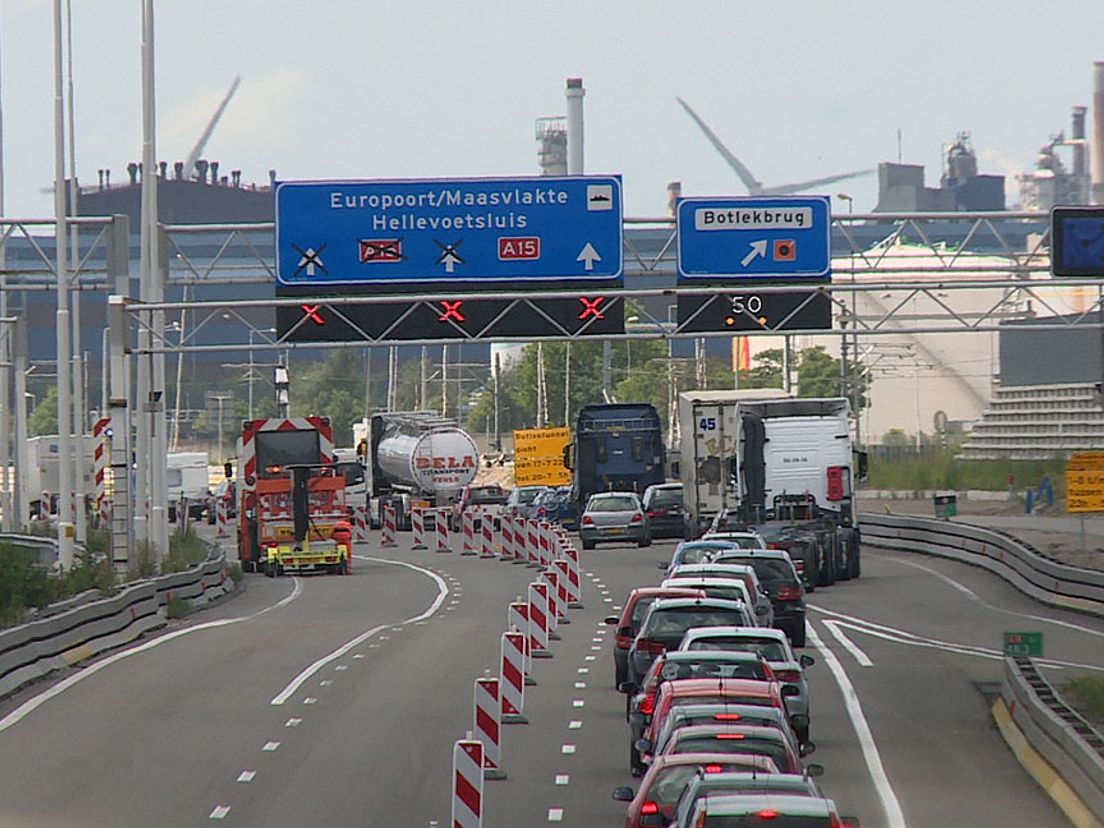 Drukte op de A15 (archief)