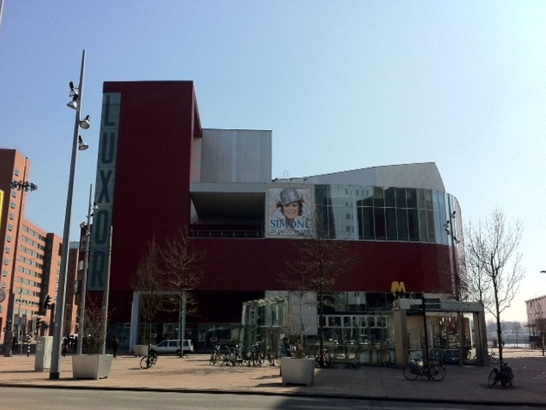 Luxortheater.cropresize.tmp.jpg