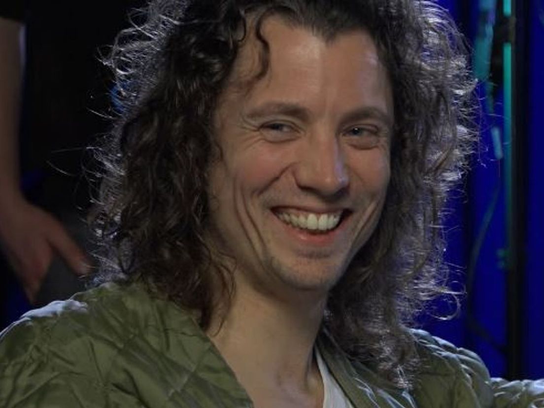 Sjoerd van Lee bij het zien van één van de fragmenten