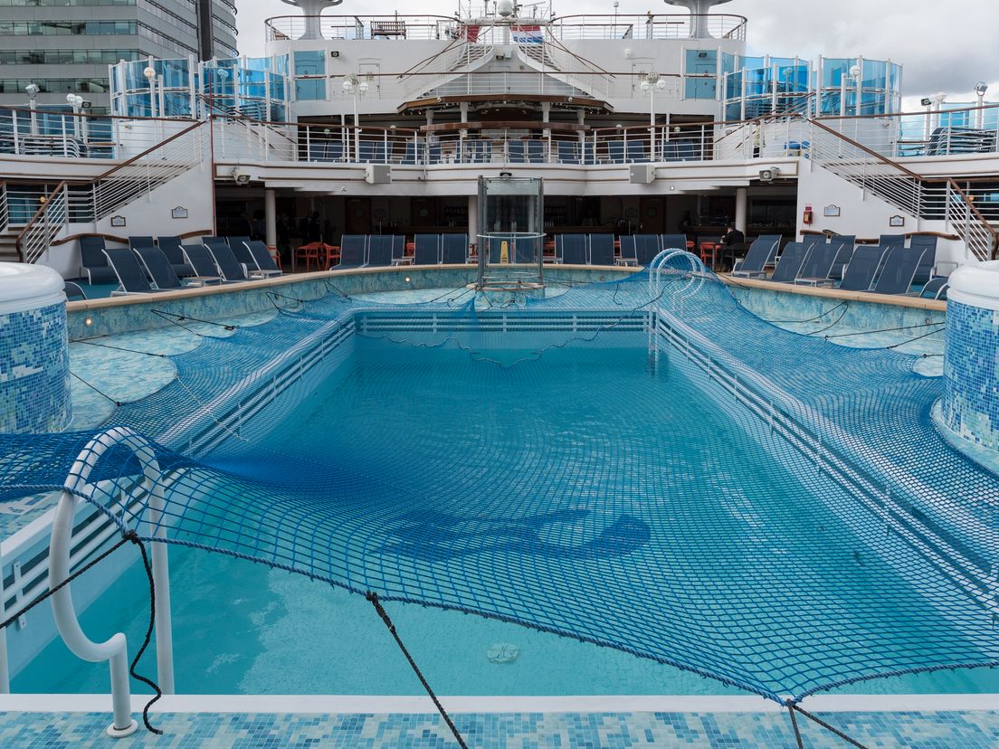 Zwembad op de Caribbean Princess