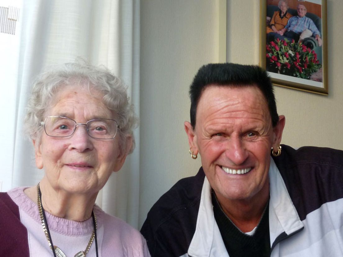 mevrouw de Jong en Cor Stans (foto Erik Post)