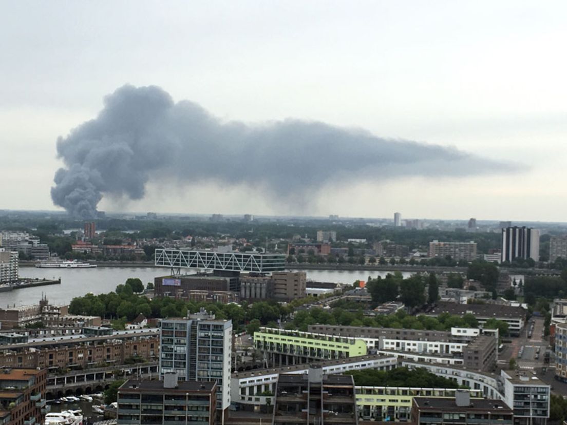 De brand vanaf de Kop van Zuid