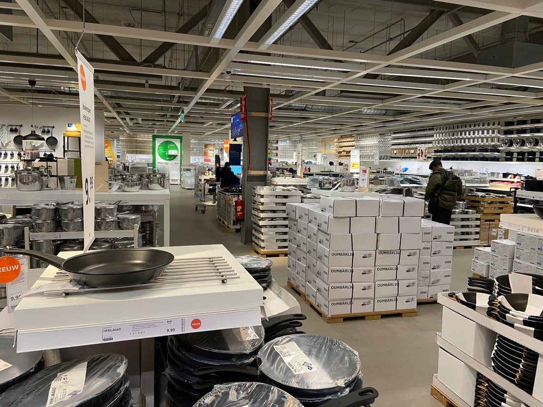 Ondanks lange rijen buiten 'oase van rust binnen IKEA'