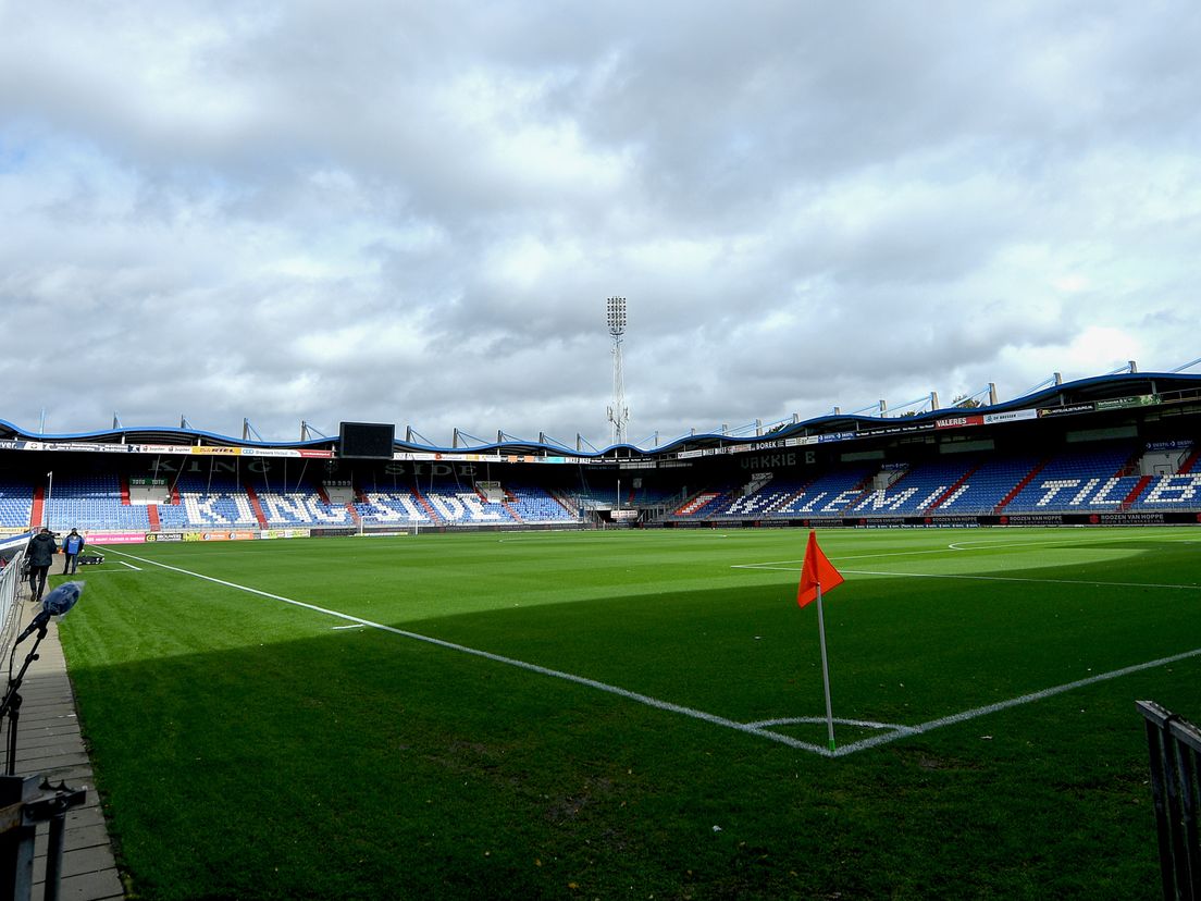 Een leeg Koning Willem II Stadion is het decor van Willem II - Feyenoord.