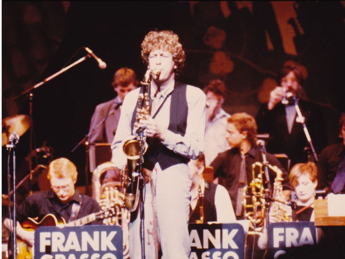 Dick de Graaf, in 1983 in Carre´ met de Frank Grasso Big Band