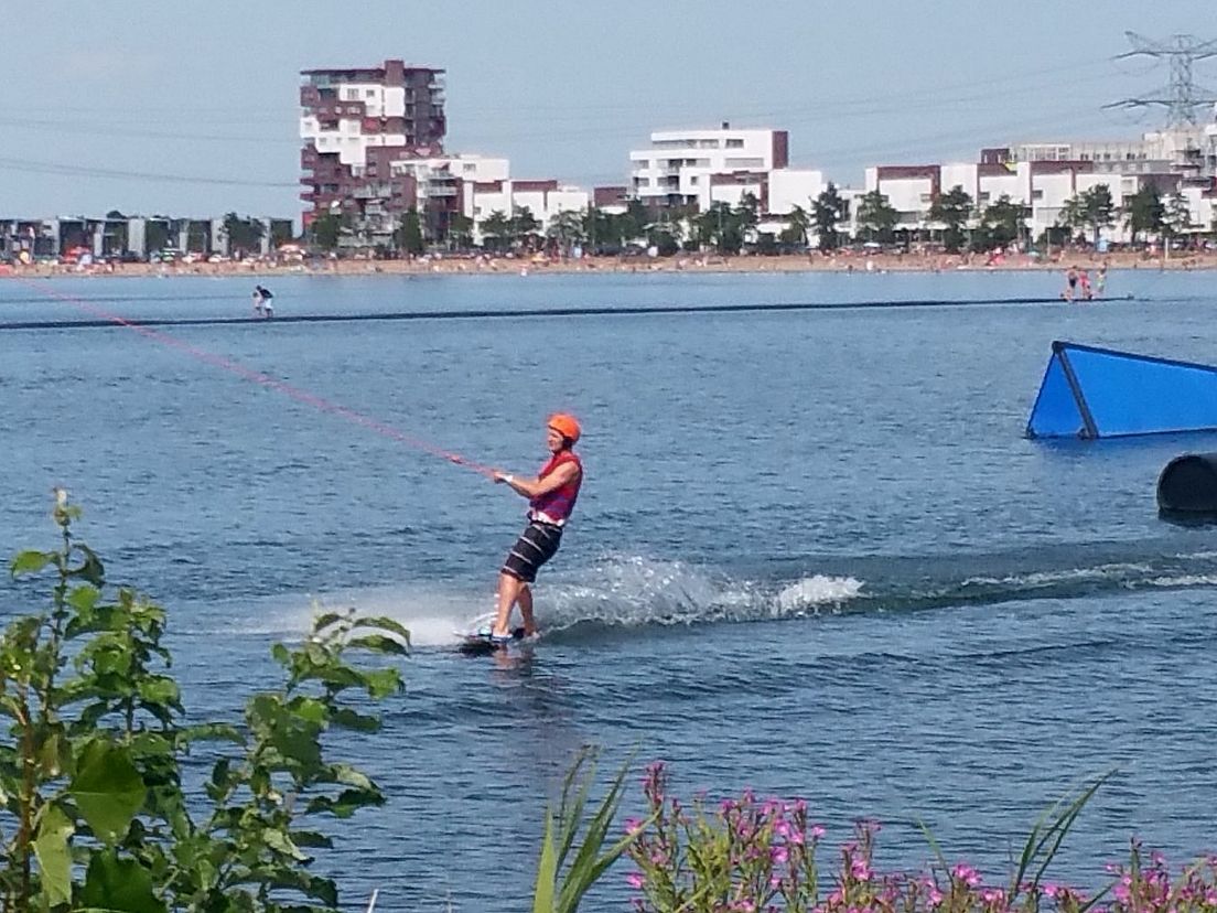 Het Nessestrand zondagmiddag.