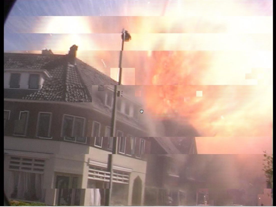 De vuurwerkramp in Enschede op 13 mei 2000. Still: Danny de Vries.