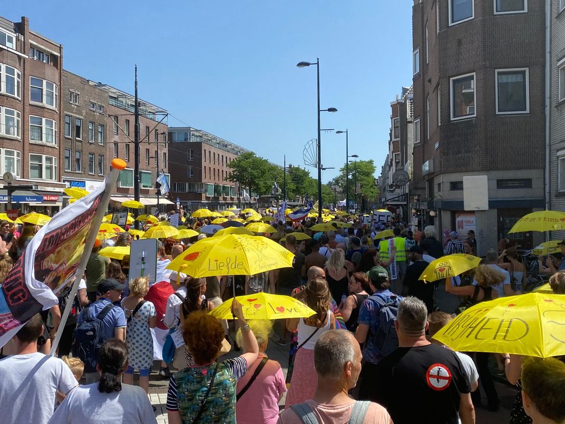 De mars voor vrijheid in het centrum van Rotterdam