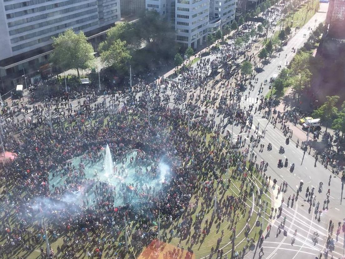 Het Hofplein stroomt vol