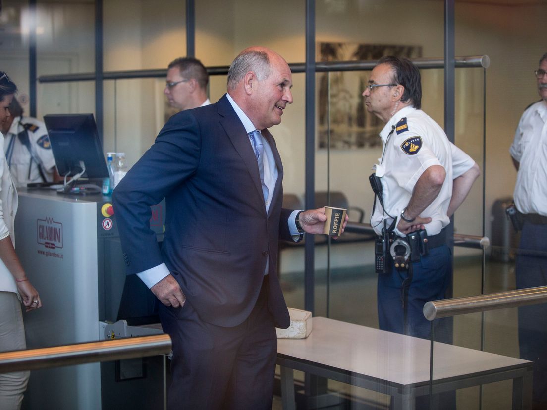 Joep van den Nieuwenhuyzen arriveert in 2013 op de Rotterdamse rechtbank - Archief