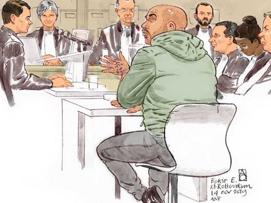 Bekir E. in de rechtbank | Rechtbanktekenaar Aloys Oosterwijk (ANP)