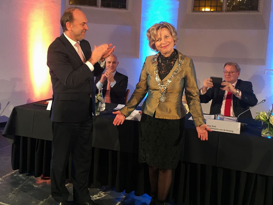 Annemiek Jetten beëdigd als burgemeester van Vlaardingen