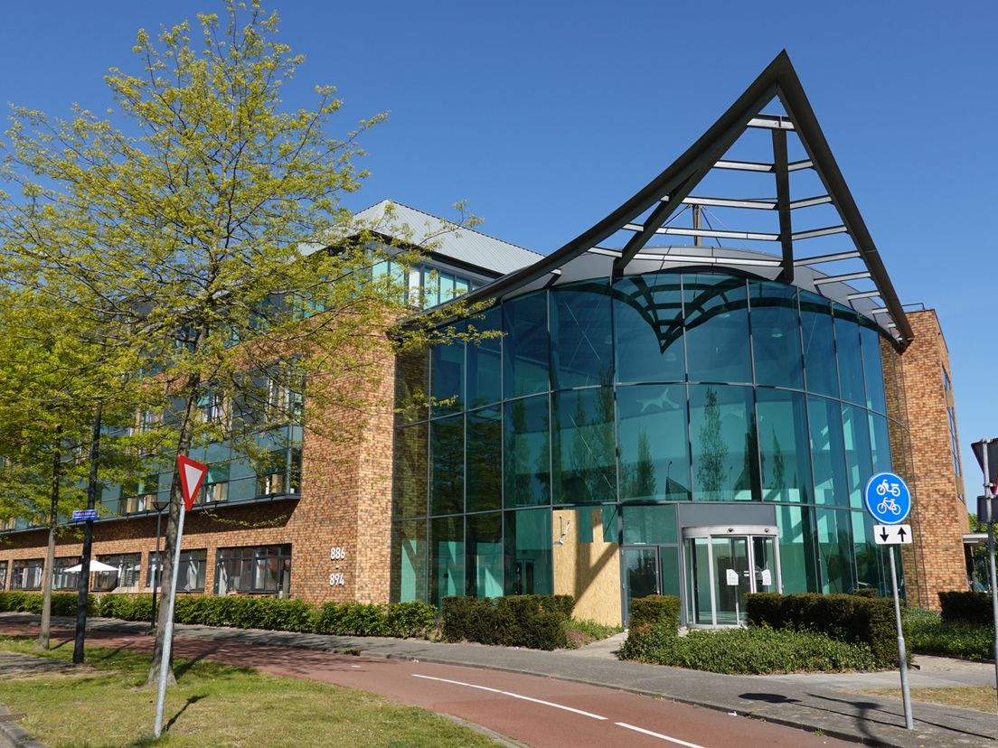 Capels kantoorpand is verbouwd tot wooncomplex