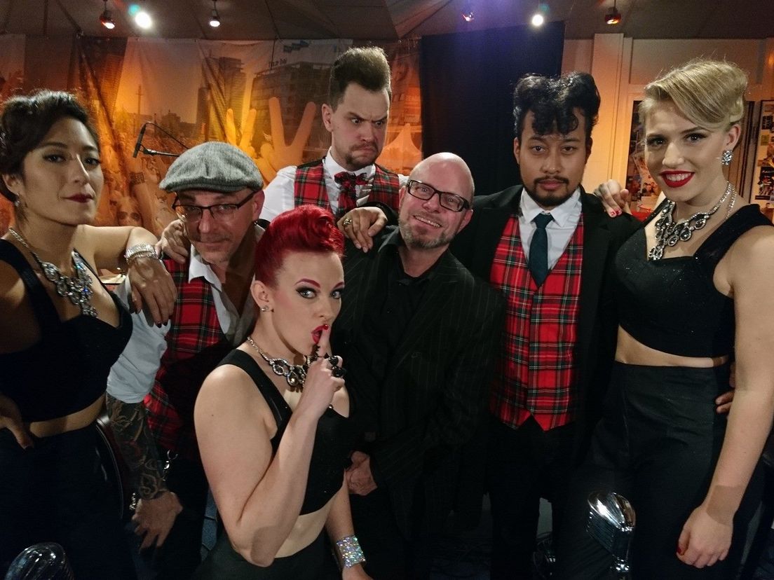 Everybody's Having Fun X-mas Tour - Liptease in Live uit Lloyd