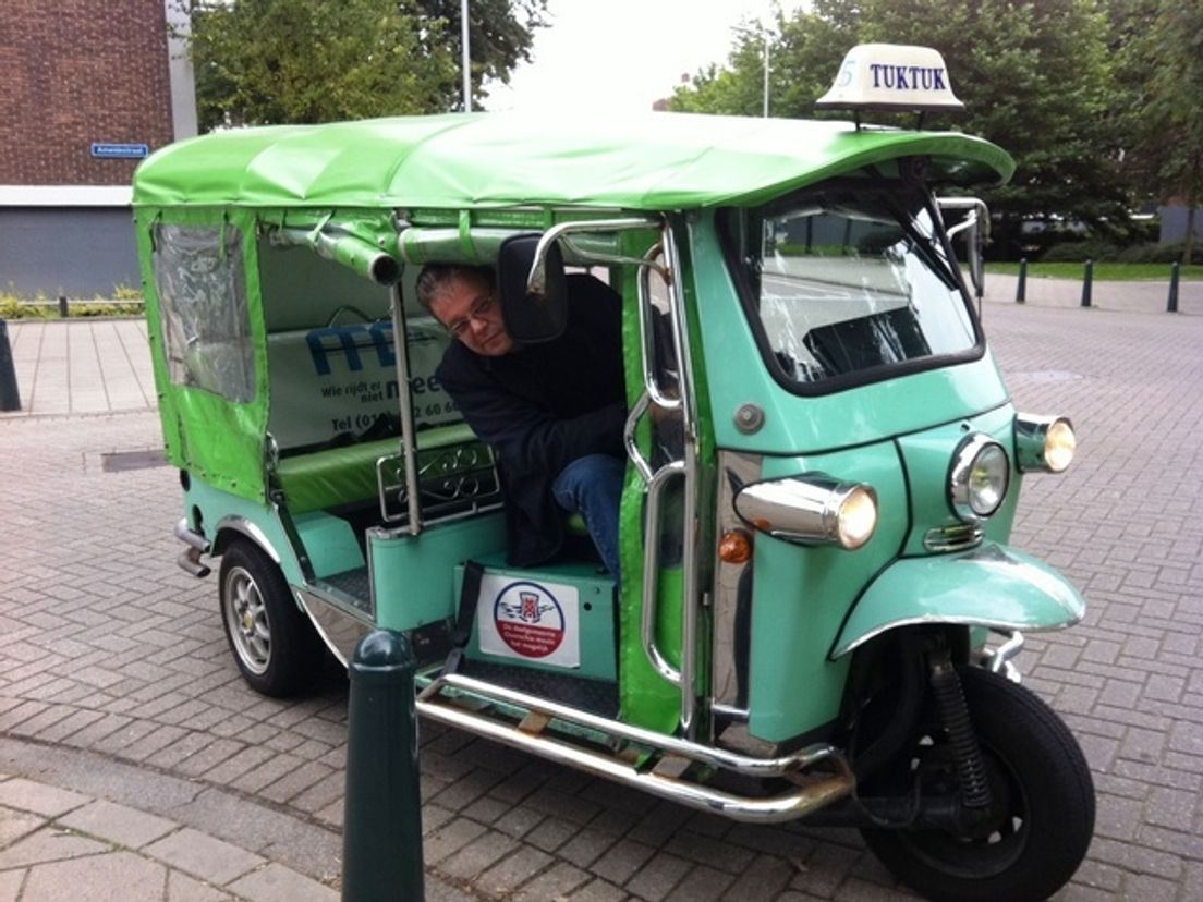 tuktuk.cropresize.tmp.jpg