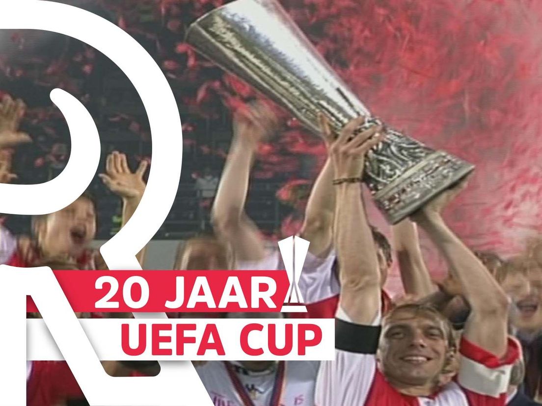 Paul Bosvelt tilt de UEFA Cup omhoog na de finale Feyenoord-Borussia Dortmund (3-2)