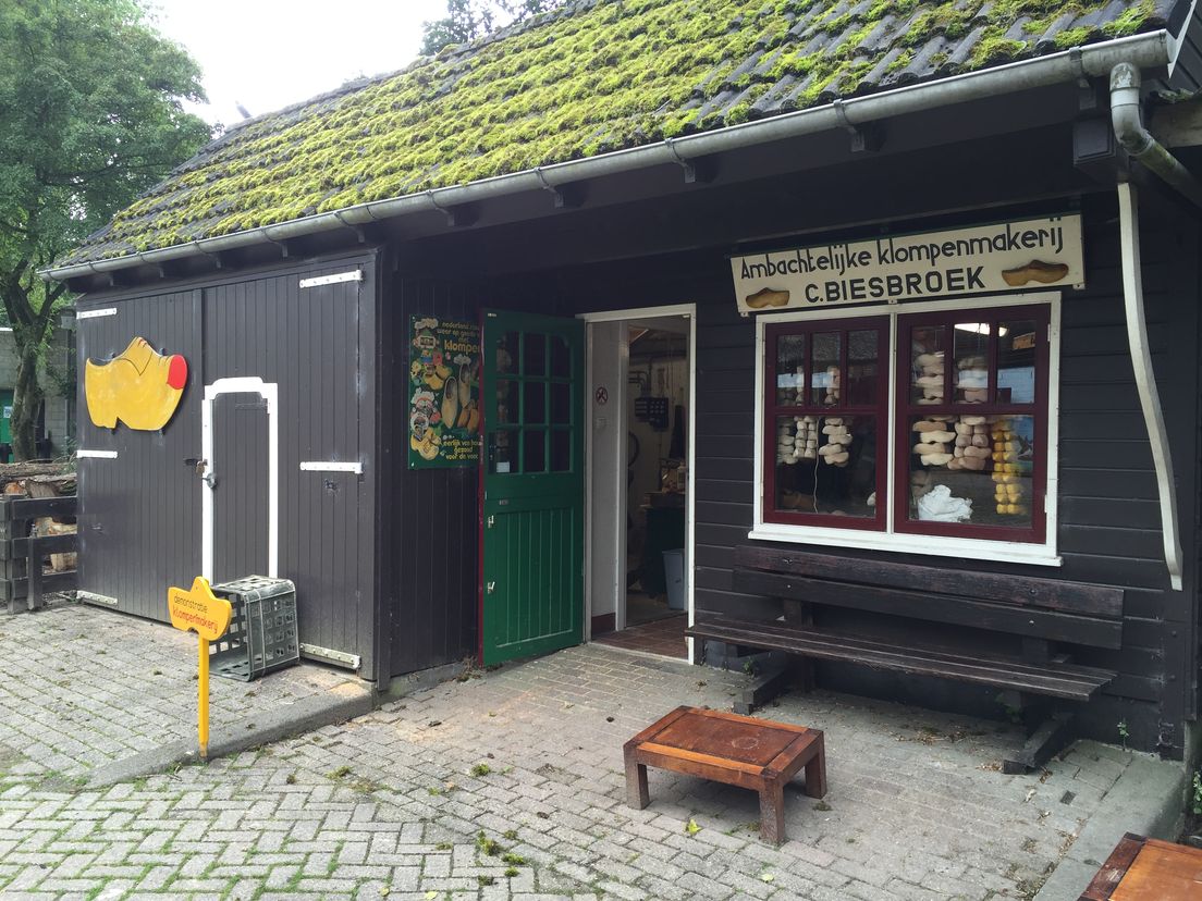 De klompenmakerij bij kinderboerderij De Kooi in Rotterdam