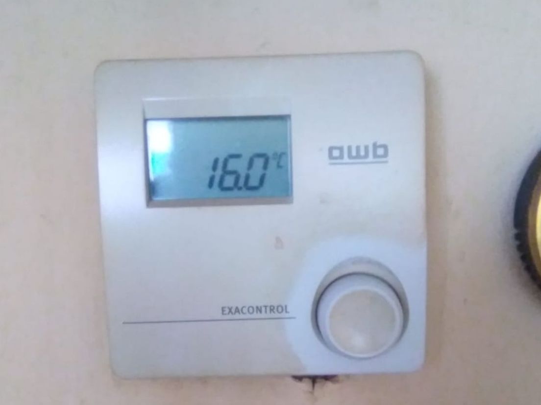 De temperatuur in het huis van Ron.